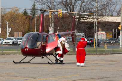 PHOTOS: Santa’s Helicopter Makes A Landing At Devonshire Mall