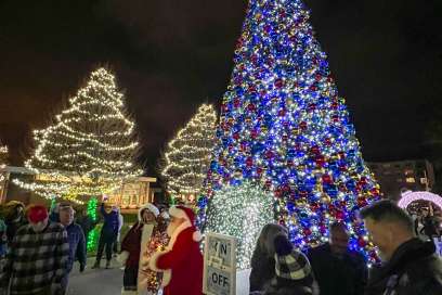 PHOTOS: LaSalle Holiday Lights Heritage Nights Gets Underway