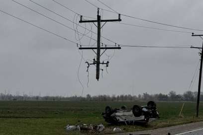 Crash Takes Out Hydro Pole