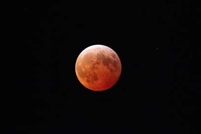 PHOTOS: Blood Moon Lunar Eclipse Shines Over Windsor